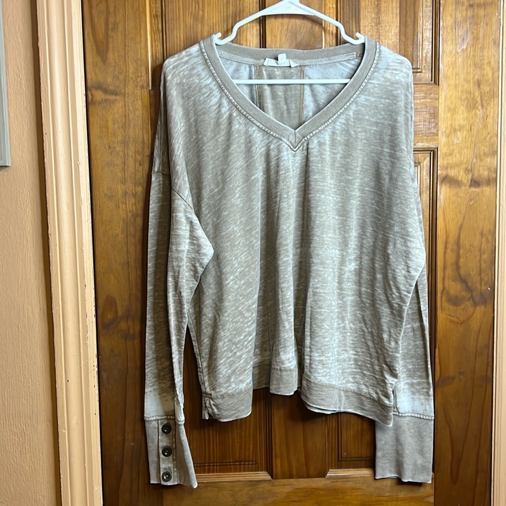 Cropped long sleeve top